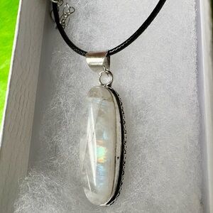 Elegant Silver Pendant Necklace